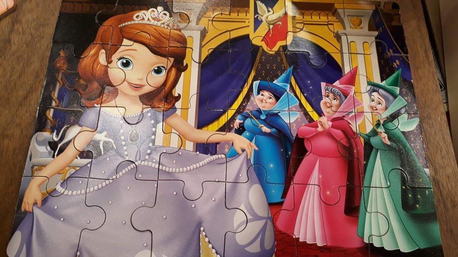 3 pussel TRÄ i träask DISNEY Princess !