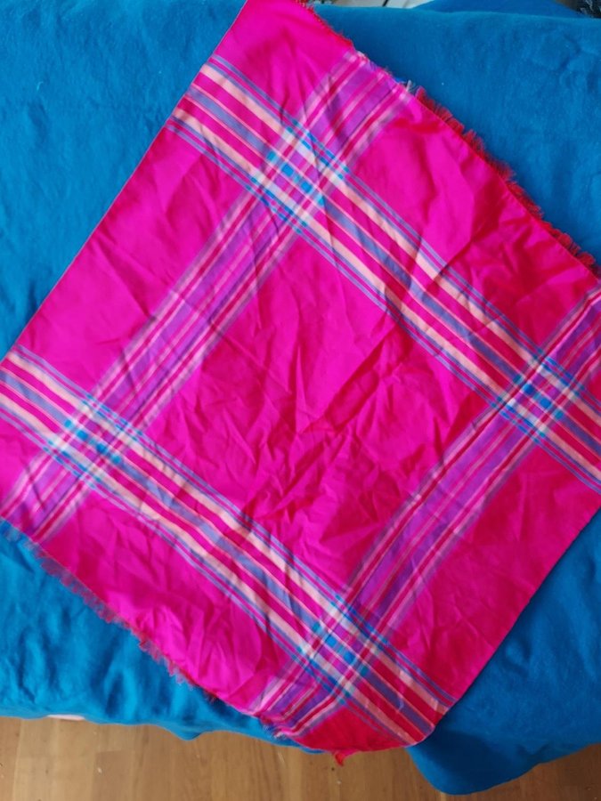 scarf CYKLAMEN thai silk 66x68 cm !