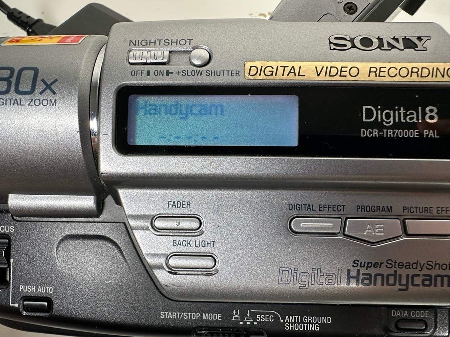 Videokamera Sony DCR-TR7000E Video Camera Recorder Digital 8 PAL