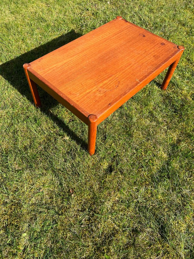 Fint litet BORD i TEAK  1950/60-tal