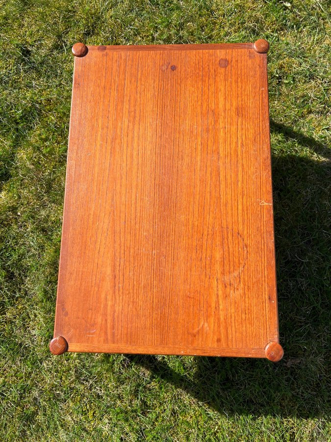 Fint litet BORD i TEAK  1950/60-tal