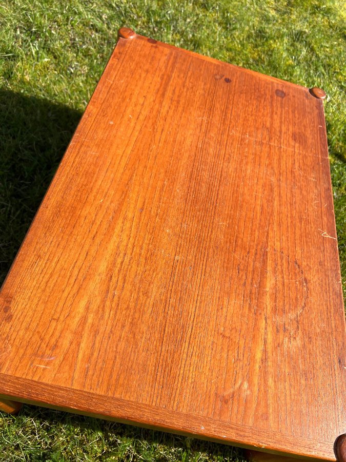 Fint litet BORD i TEAK  1950/60-tal