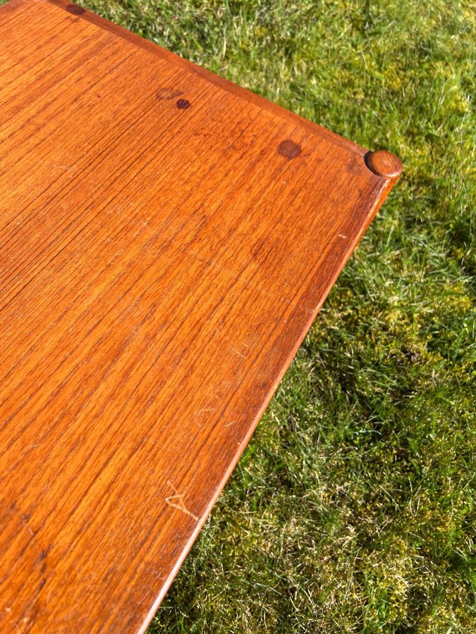 Fint litet BORD i TEAK  1950/60-tal