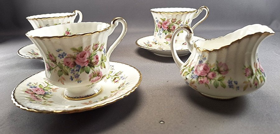 MOSS ROSE Koppar o Fat Paragon Fine Bone China England Mjölkkanna