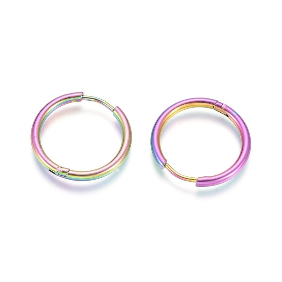 REA___REA__1 Par 13 mm Hoops örhängen i regnbågsfärgad i 316L stål