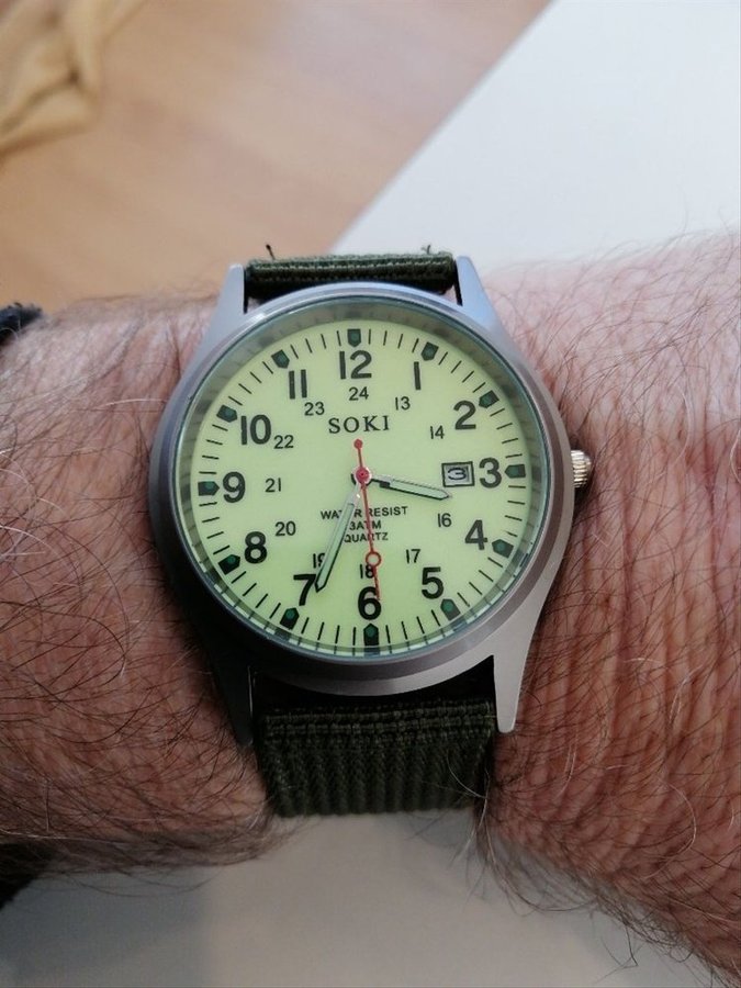 SOKU LUMINOUS ARMY DATE wristwatch