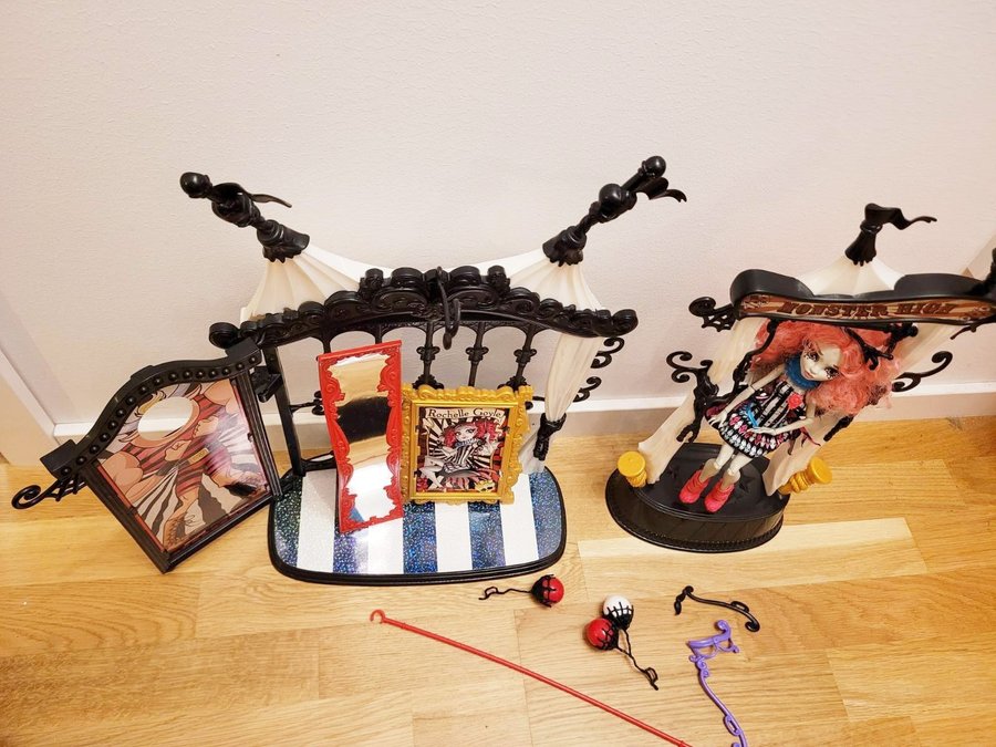 Rochelle Freak Du Chic med Playset - Circus Scareground