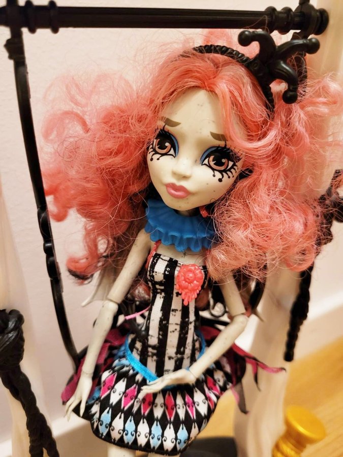 Rochelle Freak Du Chic med Playset - Circus Scareground