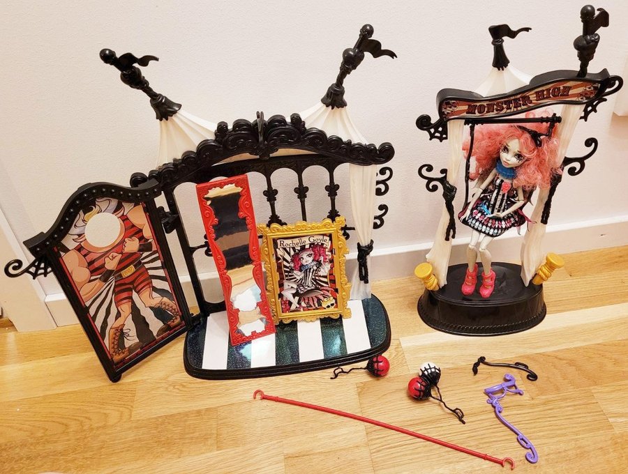 Rochelle Freak Du Chic med Playset - Circus Scareground