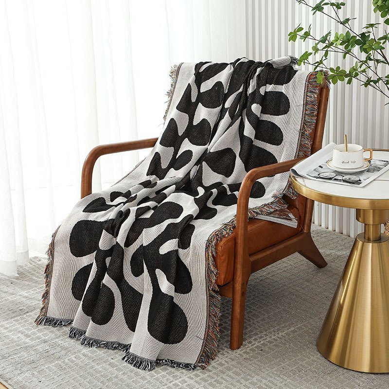 Black and white retro leaf bed tail blanket sofa blanket carpet, 130*160cm