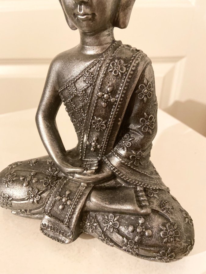 Sittande Buddha Figurin Dekoration 22 cm