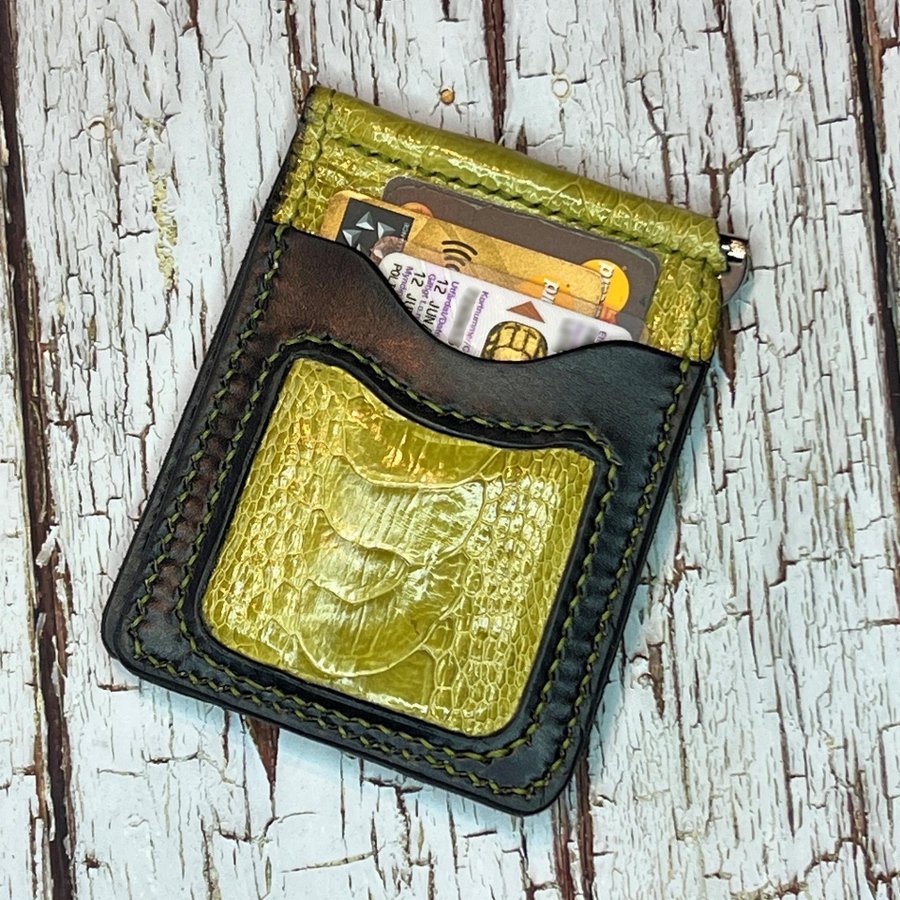 Plånbok i amerikansk stil med sedelklämma och två kortfickor