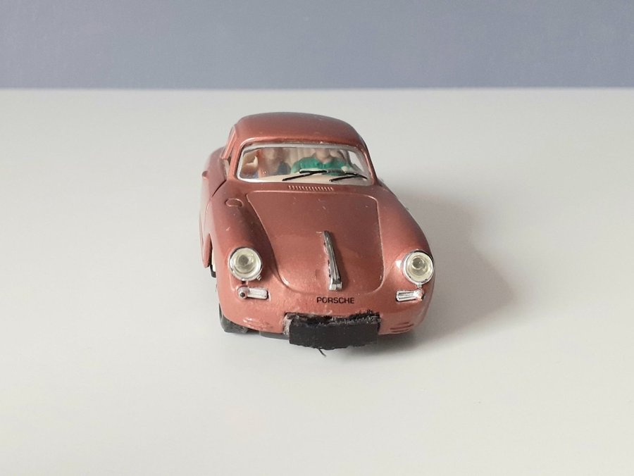 Leksaksbil Brun Porsche 356B Coupe Retro Vintage Bil Metall med passagerare i