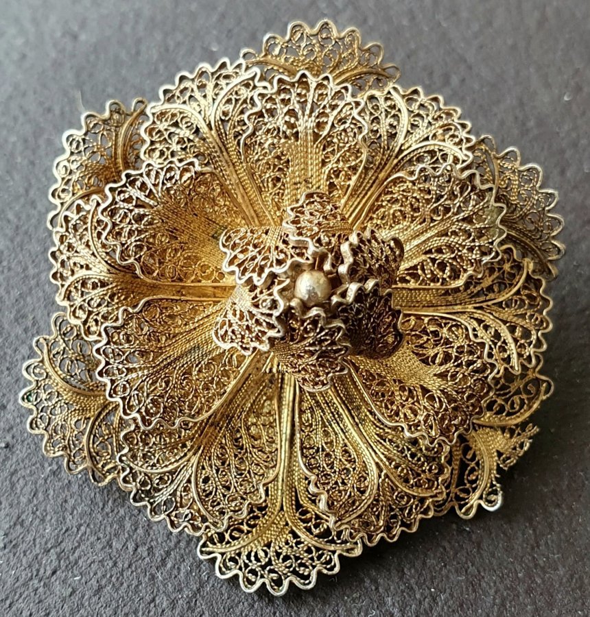 Vintage Brosch Filligran Blomma Förmodl Förgyllt Silver