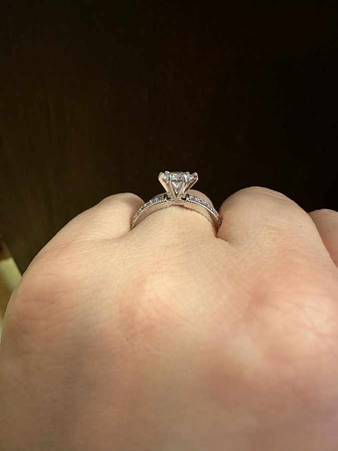 Ny ring i silver 925 pläterade förlovnings ring str 18mm