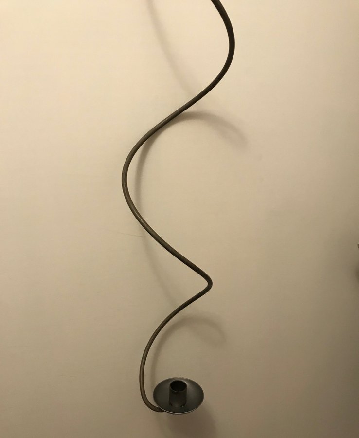 Spiralljusstake snurrande grå metall höjd 80 cm inredning design NY!