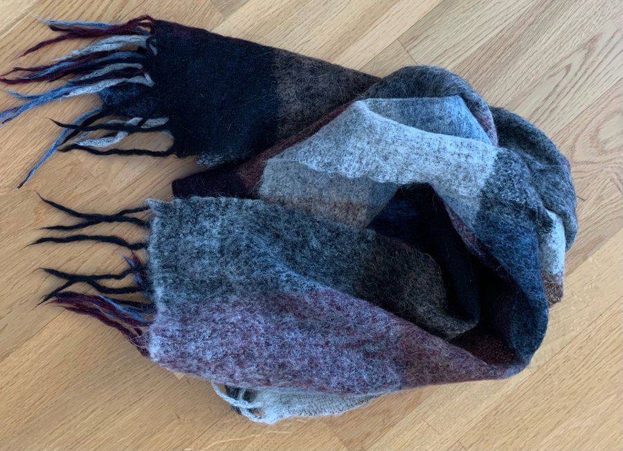 Jättefin scarf sjal Ull Fint skick 190x47 cm