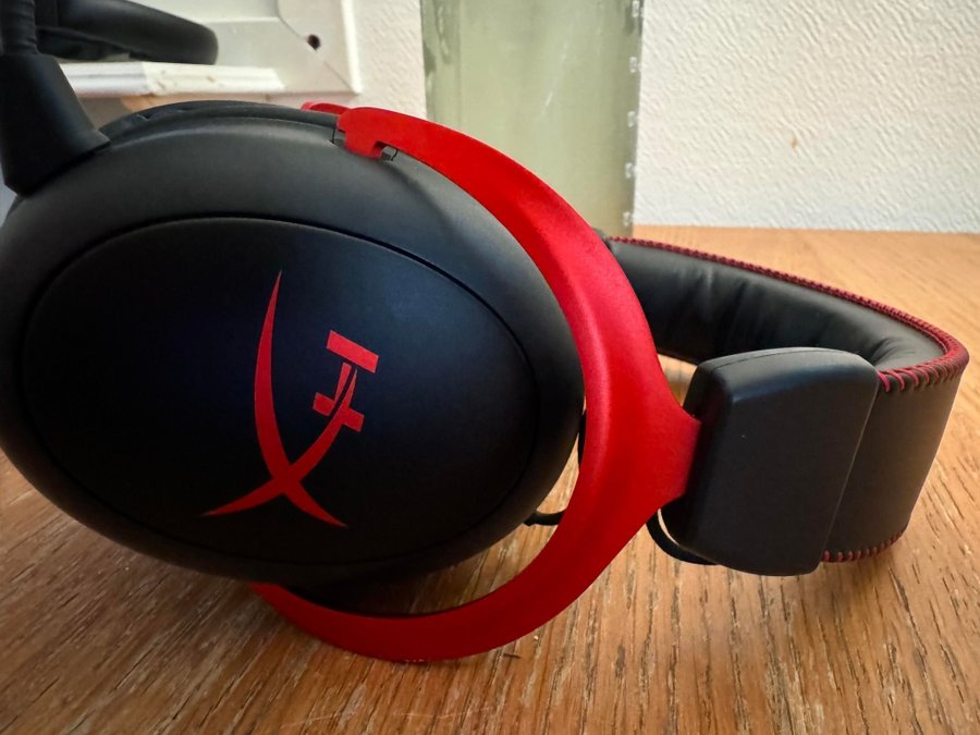 HyperX Cloud II trådlöst headset för gaming (svart/röd)