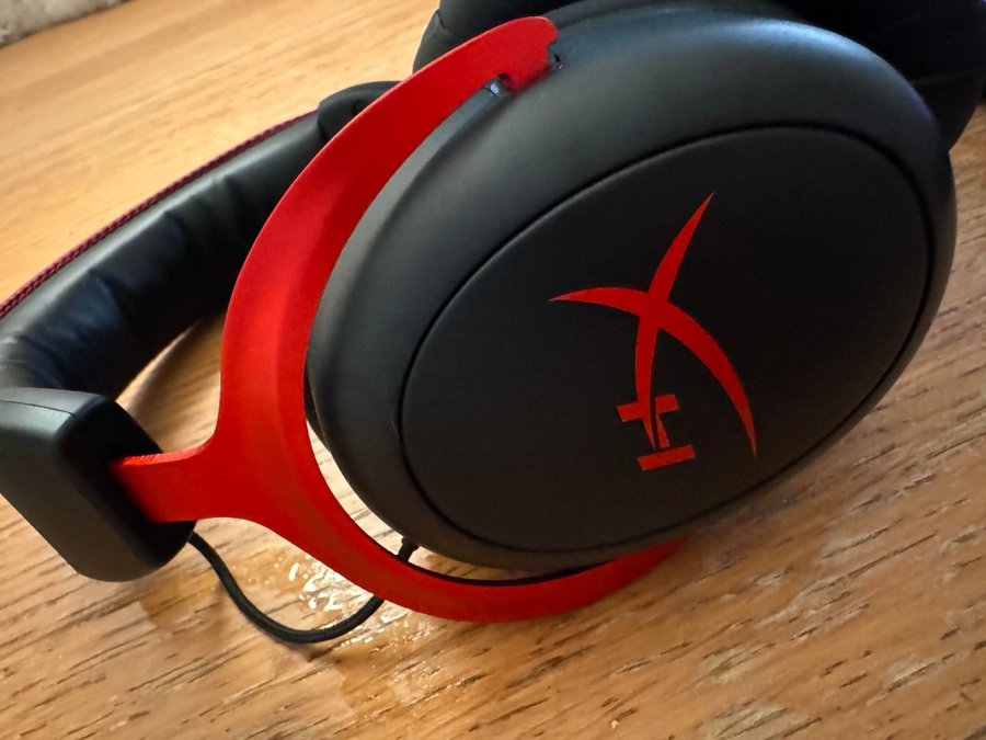 HyperX Cloud II trådlöst headset för gaming (svart/röd)