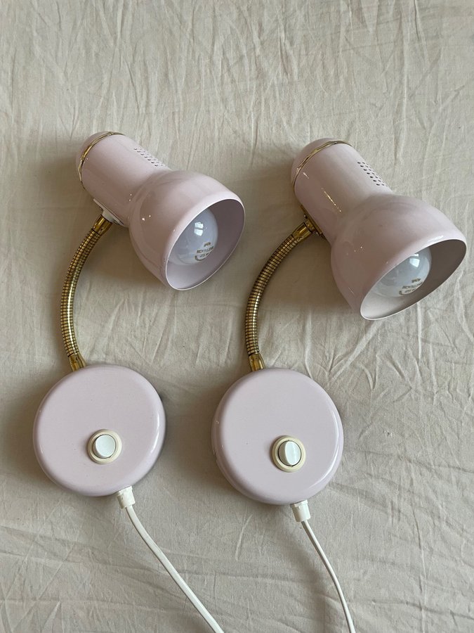 Paret sänglampor sego barbie rosa guld / mässing detaljer plåt retro