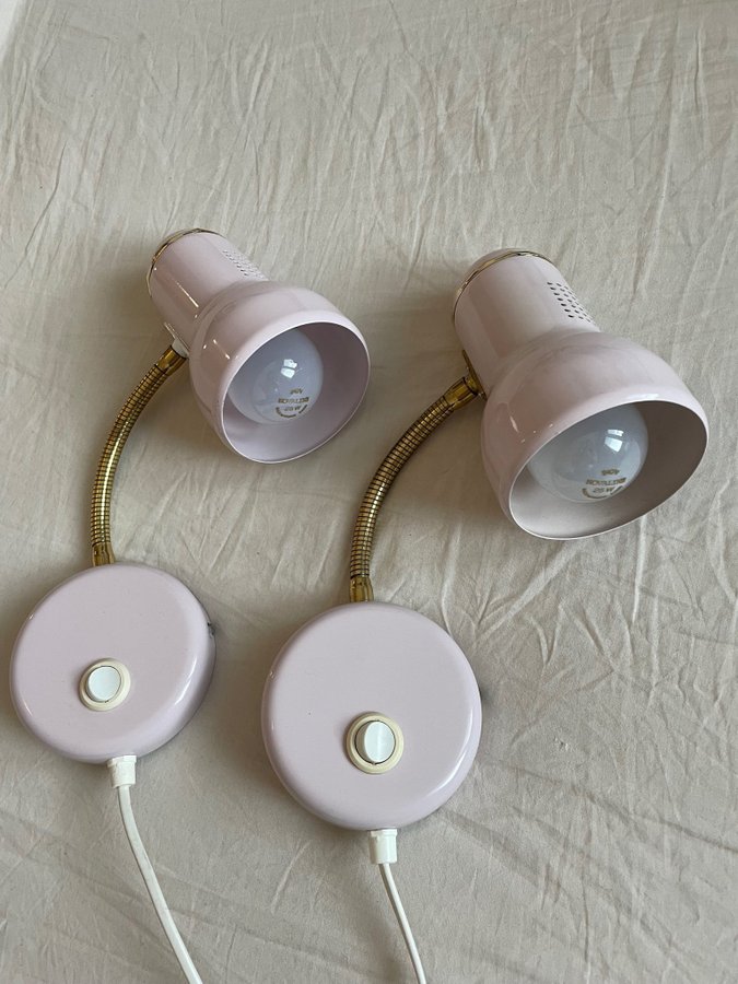 Paret sänglampor sego barbie rosa guld / mässing detaljer plåt retro