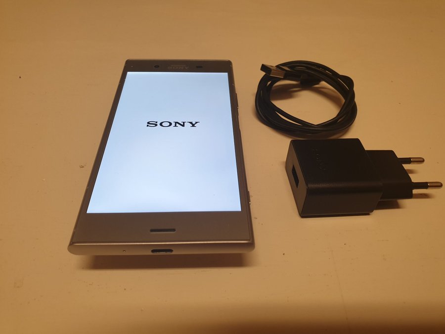 SONY Xperia XZ1 64GB Lagring Olåst Warm Silver