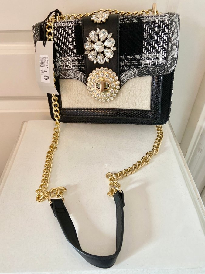 River island black  white embellished cross body bag Axelremsväska Bling