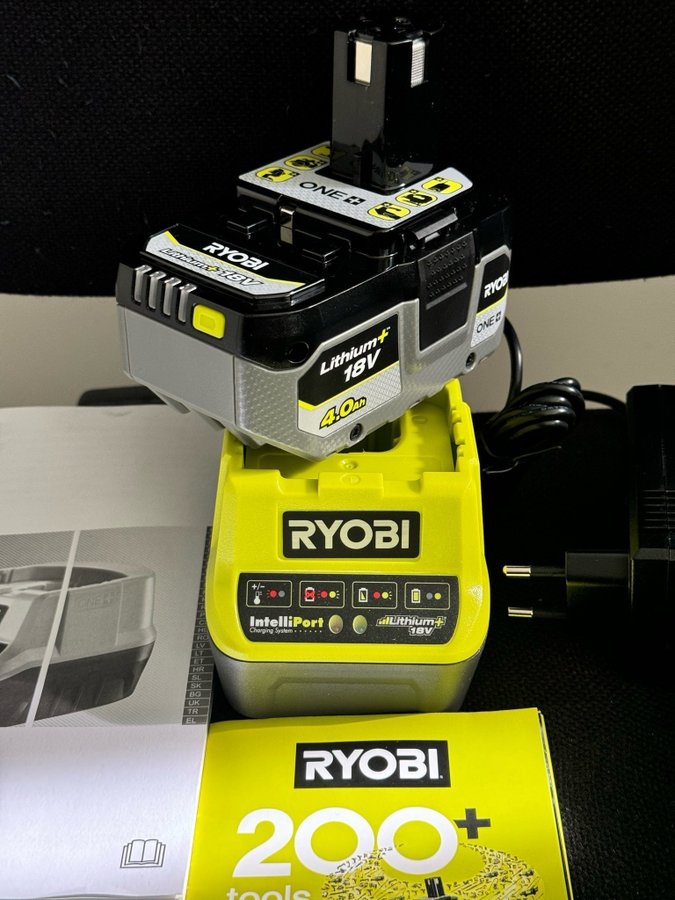 Ryobi 4.0Ah ONE+ batteri och laddare 18V