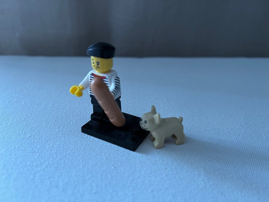 Lego Minifigur - Fransman med Baguette serie 17