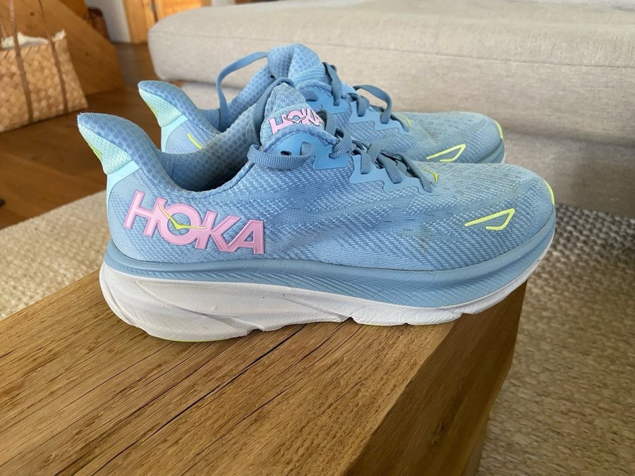 Hoka One One Clifton 9 Wide/ Löparskor Dam Storlek 39 1/3