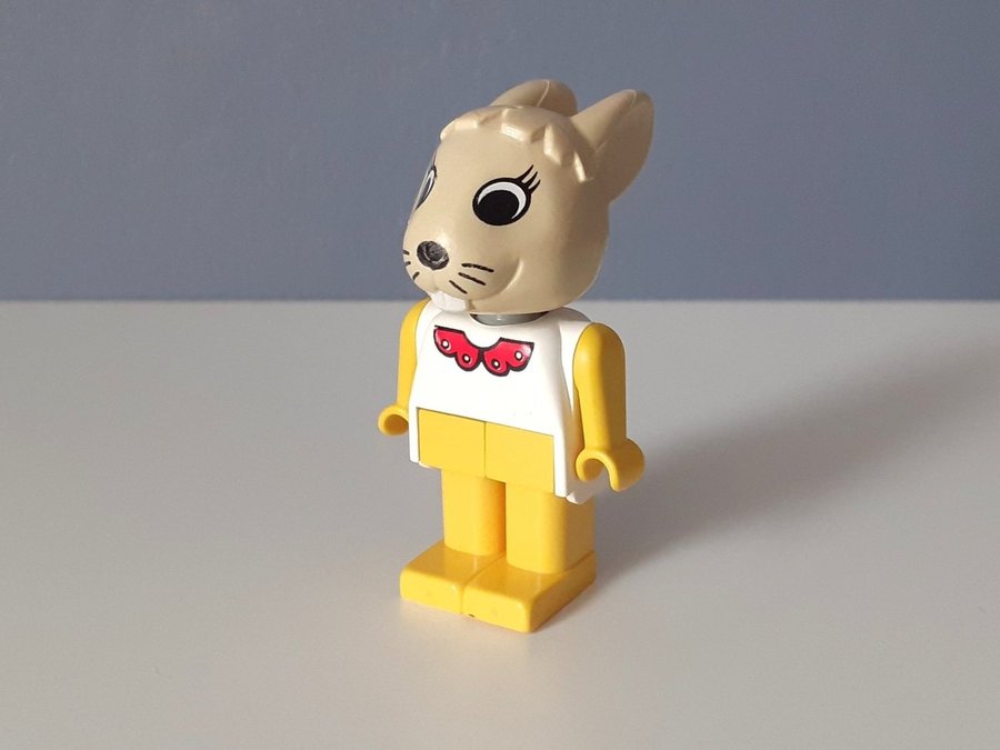 Lego Fabuland Kanin Hare figur minifigur gubbe