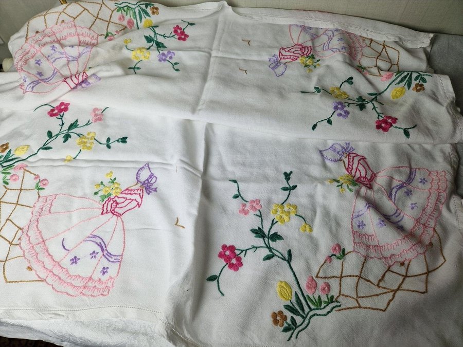 Fin handbroderad duk kvinna blommor vår Påsk RETRO VINTAGE