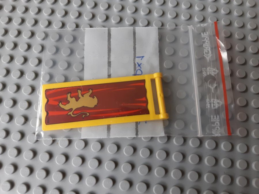 LEGO 30292px1 Flag 7 x 3 Gryffindor Lion Slytherin Snake Harry Potter