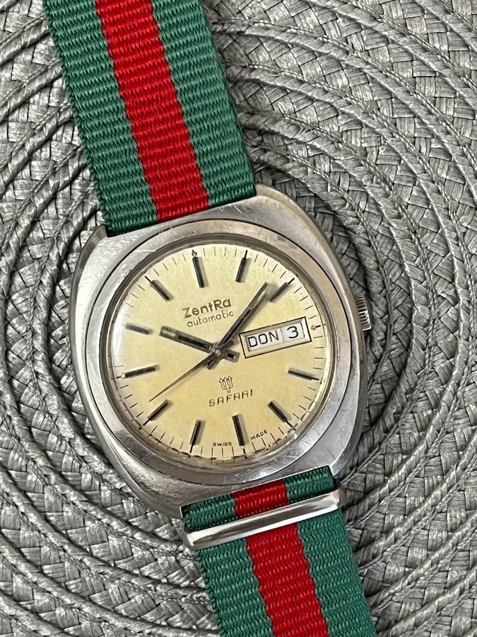 Vintage AUTOMATIC ZentRa SAFARI Watch STEEL SWISS Watch 25 Jewels
