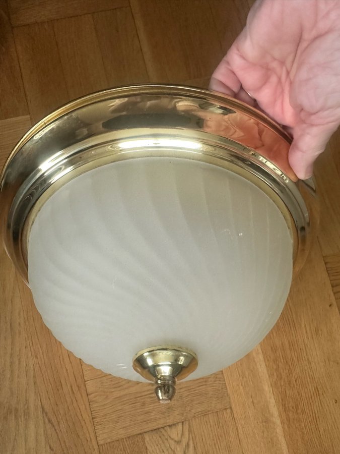 Vacker retro plafond lampa taklampa 1900-tal fina detaljer frostat glas