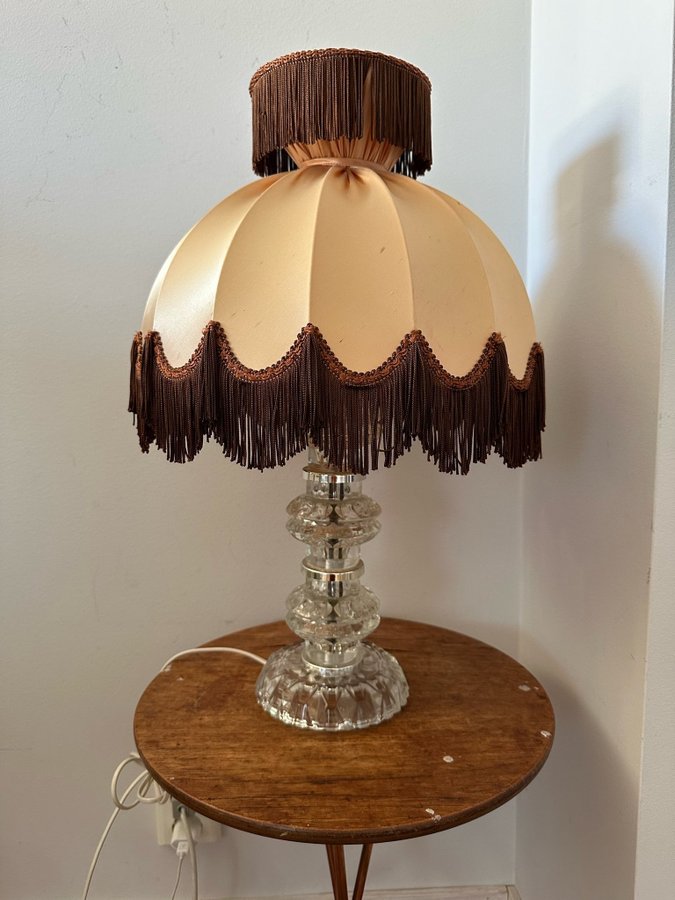 Stor vintage/retro Orrefors lampfot bordslampa i glasfranslampa frans skärm