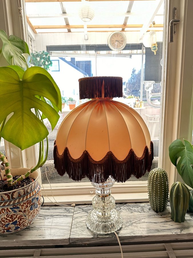 Stor vintage/retro Orrefors lampfot bordslampa i glasfranslampa frans skärm