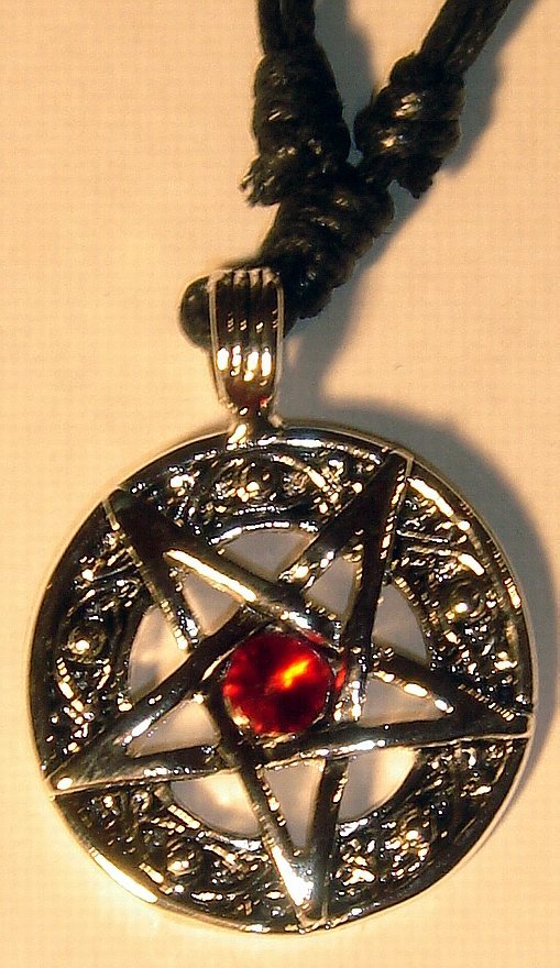 PENTAGRAM m Röd Sten NYTT HALSBAND Ont BLANKT !!!!