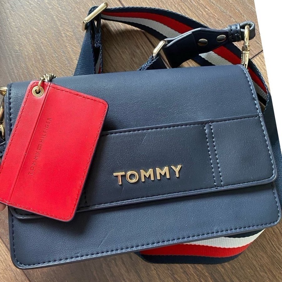 Tommy hilfiger väska