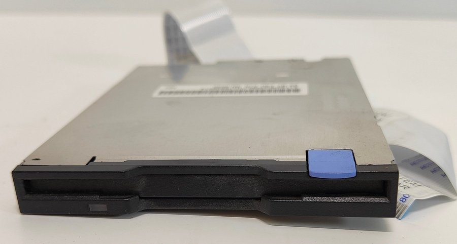 IBM eServer xSeries 335 - 36L8645 144MB FLOPPY DRIVE