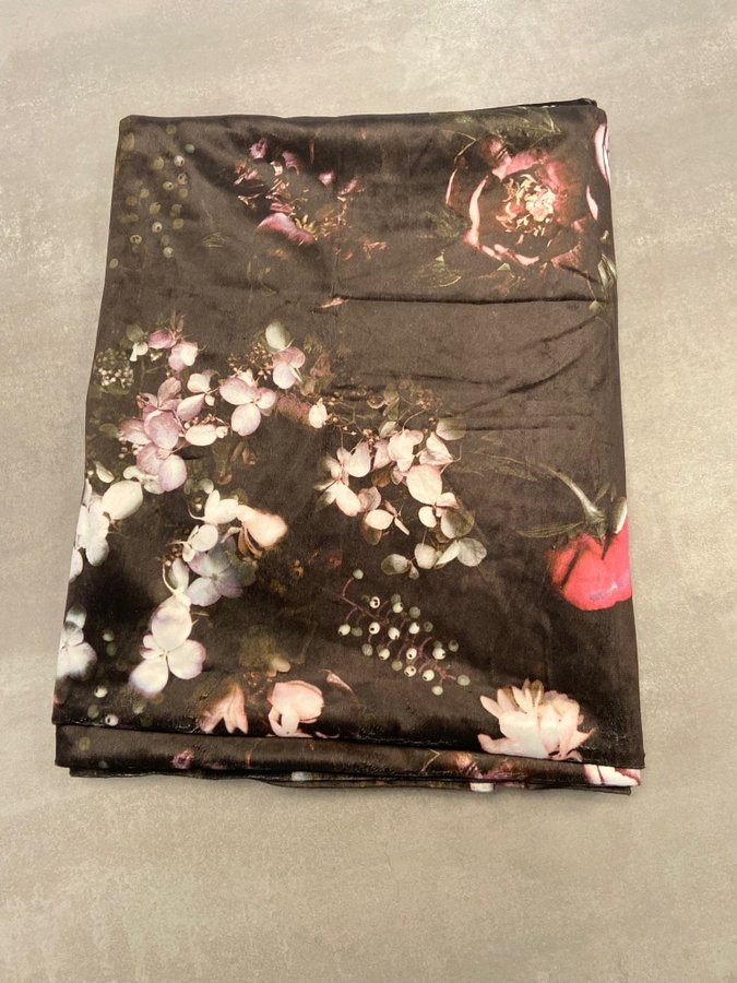 Hemtex Duk 140x350cm Sammet Blommor Velvet