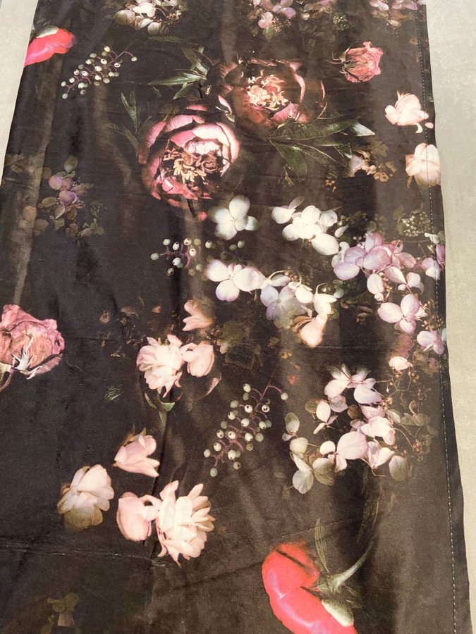 Hemtex Duk 140x350cm Sammet Blommor Velvet