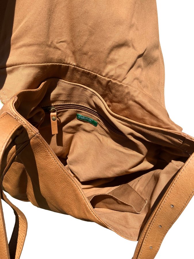 Helt NY! United Colors of Benetton Brun Messenger Väska i Äkta Läder Satchel Bag