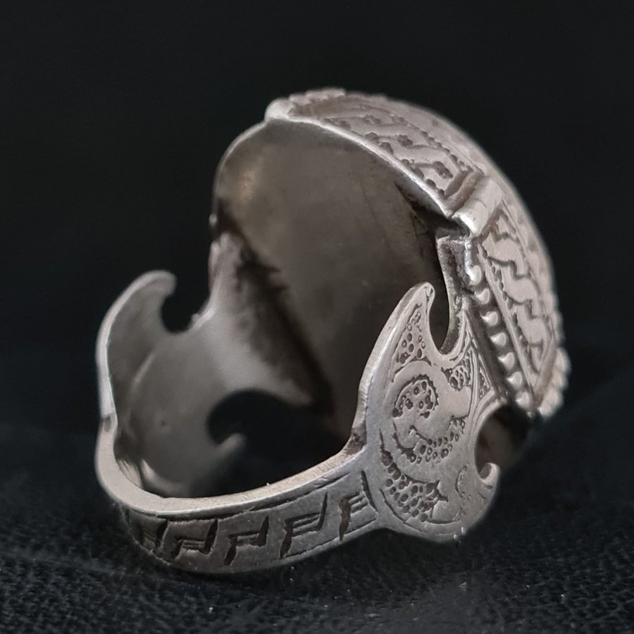 ANTIK HANDGJORD RING I ÄKTA SILVER MED NATURELL AGAT STEN ART DECO