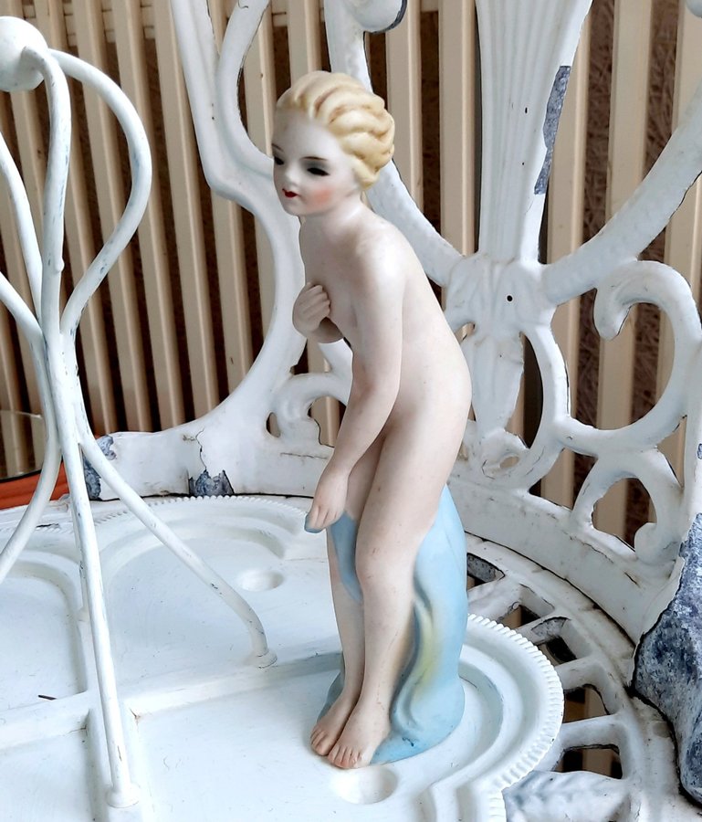 Äldre stämplad FIGURIN naken kvinna art deco porslin TERRA T IMPORT figurin