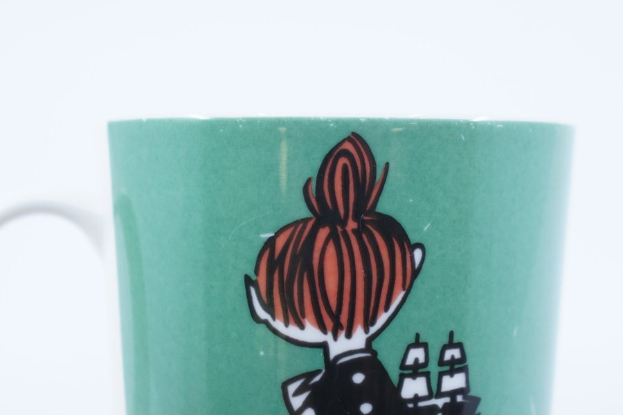 Muminmugg Lilla My glider grön / Moomin Mug Little My Sliding [B]