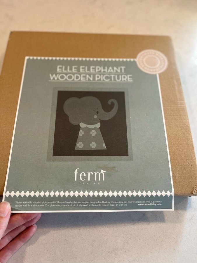 NY tavla i trä från Ferm Living Elle Elephant