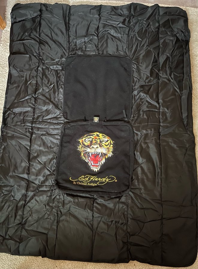 Ed Hardy by Christin Audigier resefilt filt kudde sittdyna i ett Tiger 157x118cm