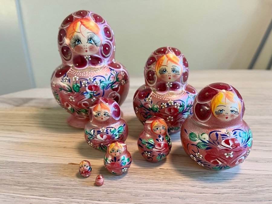 MATRYOSHKA RYSK GUMMA DOCKA RYSSLAND