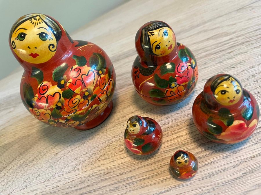 MATRYOSHKA RYSSLAND GUMMA RYSK DOCKA